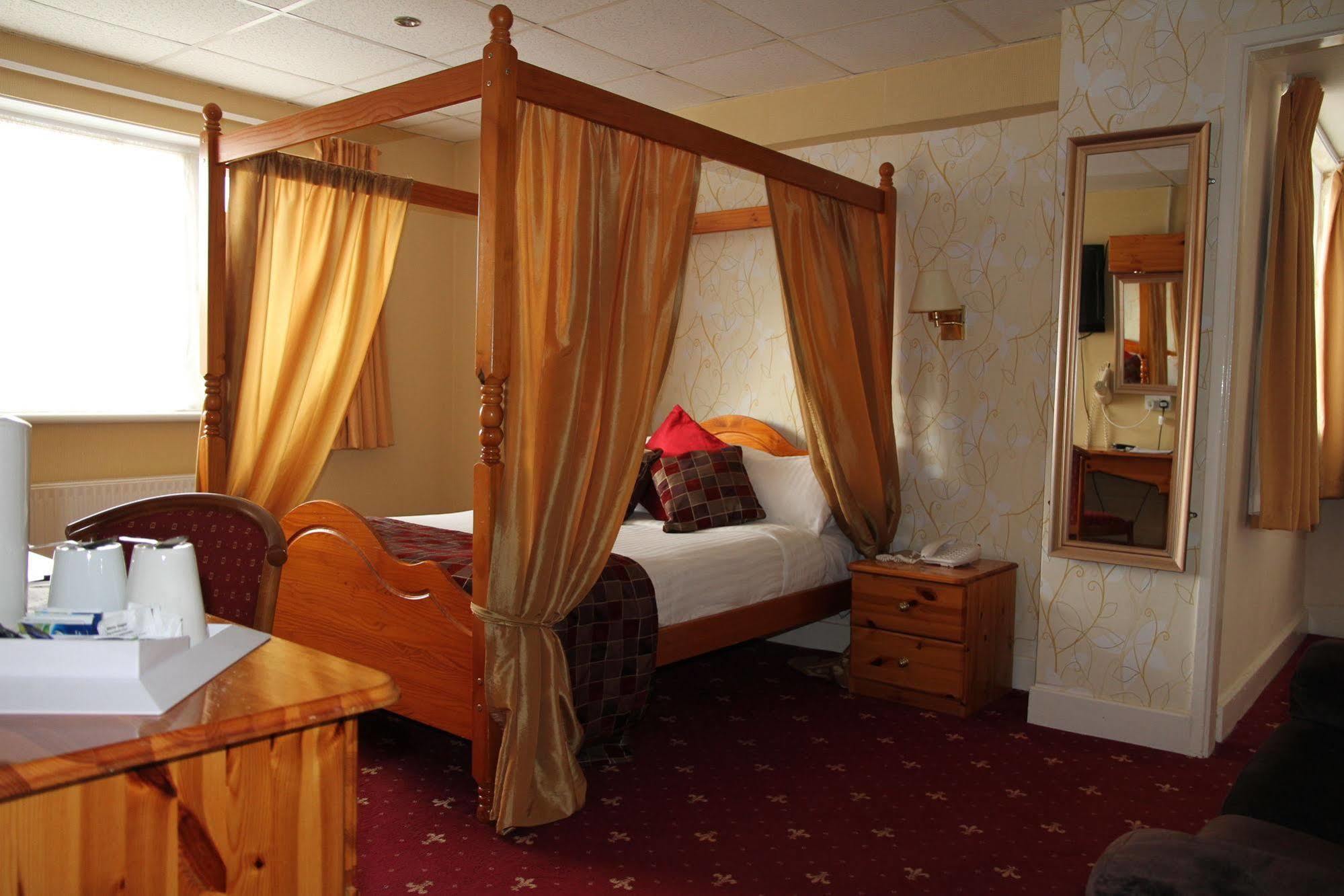 King Charles Hotel Gillingham  Bagian luar foto