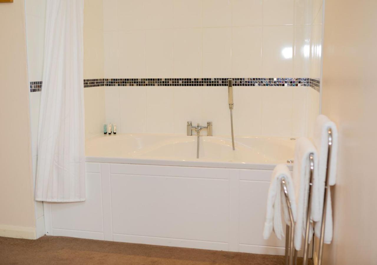 King Charles Hotel Gillingham  Bagian luar foto
